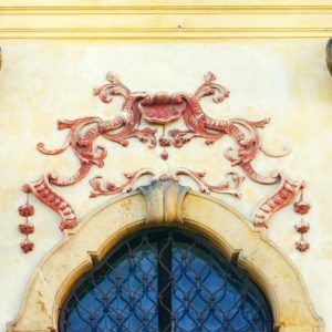 Detail výzdoby exteriéru kaple sv. Anny